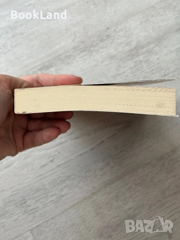 Серафина и черният плащ| Робърт Бийти , снимка 5 - Други - 52837053