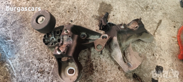 Тампон двигател захват лапа 8E0 199 351C / 8E0 199 352 Audi A4 B7 Avant 1.9-116к.с. BKE, снимка 2 - Части - 53656589