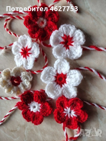 ръчно изработени мартеници на една кука 