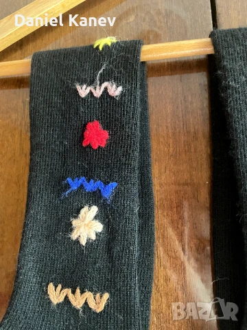 Фолклорни чорапи, снимка 2 - Антикварни и старинни предмети - 50914653