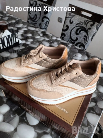 Продавам боти и ботуши. 