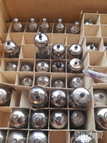 Лот от 52 бр. радио и телевизионни лампи, снимка 2 - Друга електроника - 36249316