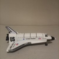 Изключително детайлен и прецизен модел,отлята метална играчка за космическа совалка NASA Discoveri, снимка 3 - Колекции - 44358955