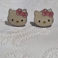 Автентични сребърни обеци Hello Kitty с емайлирани лица, снимка 2 - Обеци - 44230716