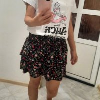 Нова орг.тениска с пола с волани М размер!, снимка 1 - Поли - 41489204