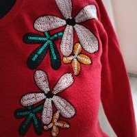 Червен пуловер на цветя, снимка 7 - Блузи с дълъг ръкав и пуловери - 38732761
