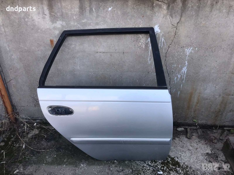 Задна дясна врата Toyota Avensis,2001г., снимка 1