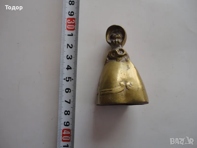 Старинна бронзова фигурка фигура пластика жена , снимка 1