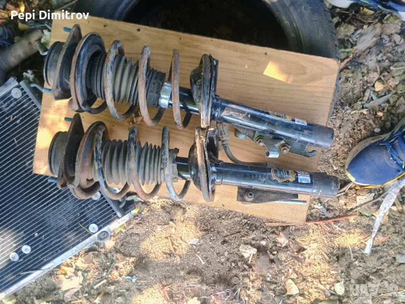 Предни амортисьори Десен фар за Ford Escort VII Estate (01.1995 - 02.1999), снимка 1