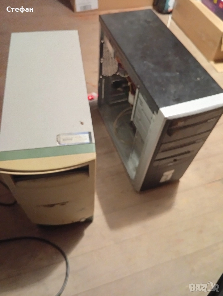 Продавам два стари компютъра, снимка 1