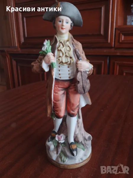 Порцеланова статуетка, старинна от бисквитен порцелан, снимка 1