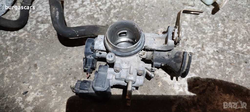 Дроселова клапа Toyota Yaris 1.0-68к.с., снимка 1