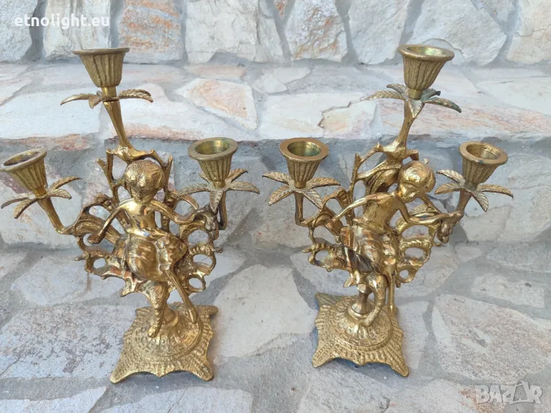 Испански тройни бронзови свещници с красиви орнаменти и фигурки херувими , снимка 1