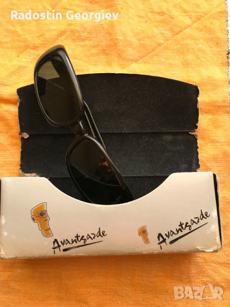 Продава слънчеви очила, снимка 1