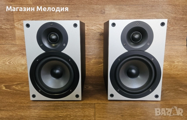 Тонколони Grundig M-2100 – Сребрист дизайн и качествен немски звук