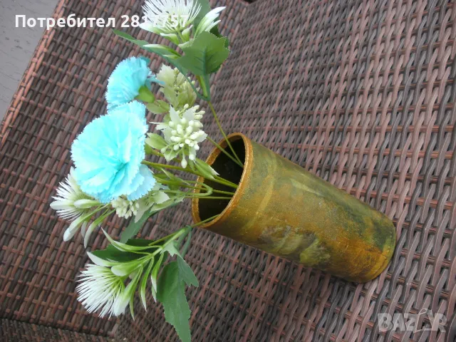 Уникална Арт - ваза за декоративни и свежи цветя / във вода / !