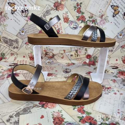 Модни дамски сандали с равна подметка модел: 6460-1 black, снимка 2 - Сандали - 41320675