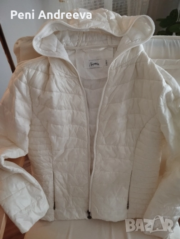 Дамско есенно бяло яке 