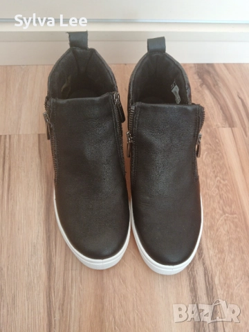 Черни кецове