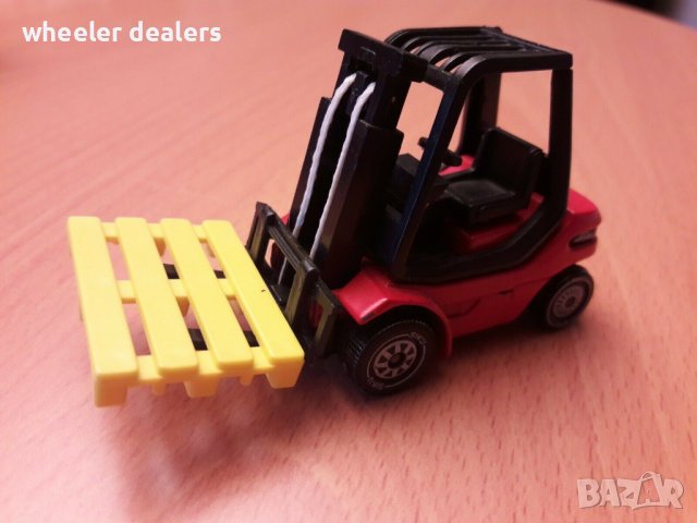 Метална количка мотокар Linde H30 SIKU с палет 1:55, снимка 2 - Колекции - 39517100