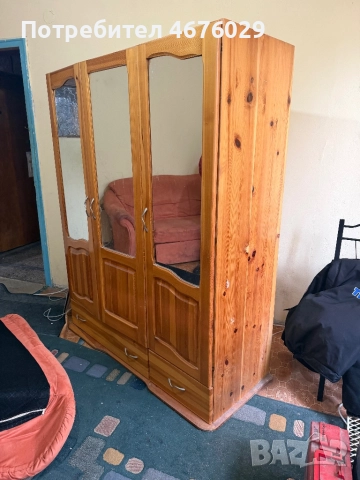 Гардероб с огледала 