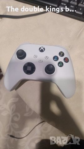 xbox series s със джойстик има стикдрифт без други забележки , снимка 2 - Друга електроника - 52866300
