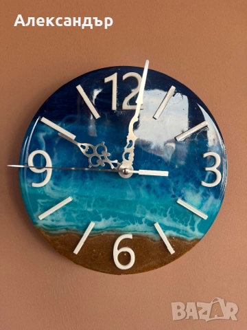 Часовник с епоксидна смола