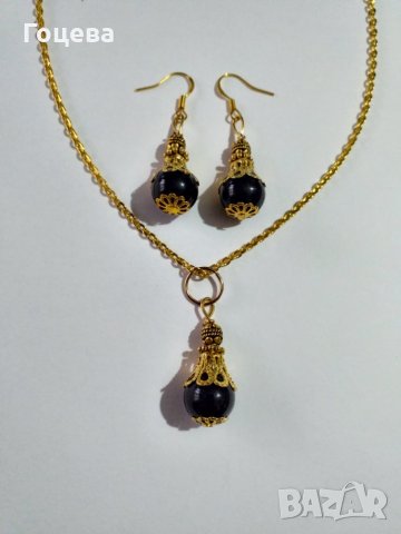 Елегантен комплект обици и колие с черни порцеланови мъниста и богати орнаменти в цвят злато , снимка 2 - Бижутерийни комплекти - 36015567