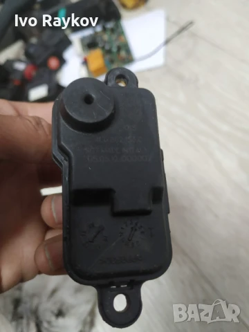 Моторче , капак резервоар за AUDI A1 A3 A6 A7 , 4L0862153C, снимка 6 - Части - 51015615