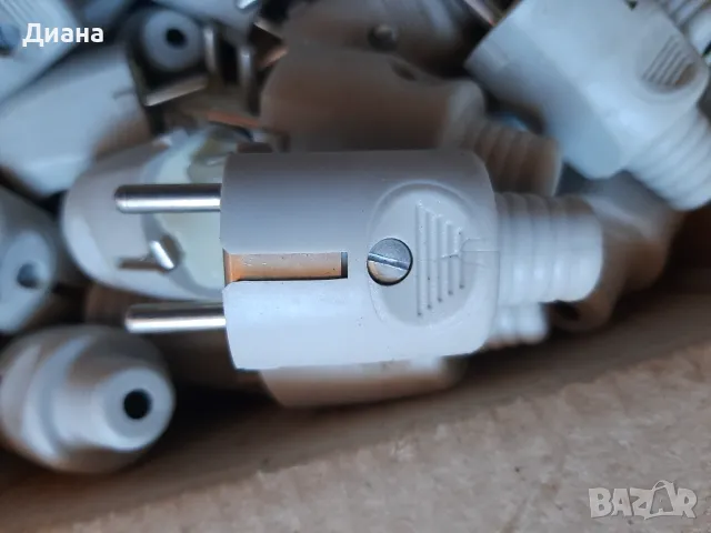 Български щепсели, контакти и ключове., снимка 2 - Ключове, контакти, щепсели - 47865605