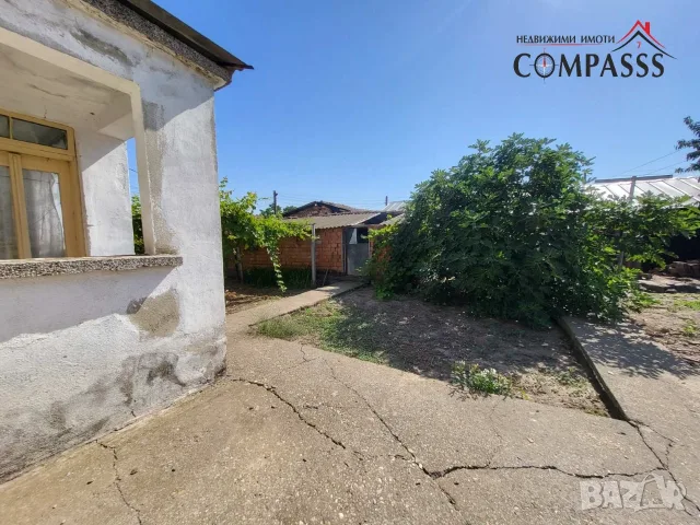 Двуфамилна къща с двор и гараж, гр. Ген. Тошево - 60000евро!, снимка 13 - Къщи - 55737967