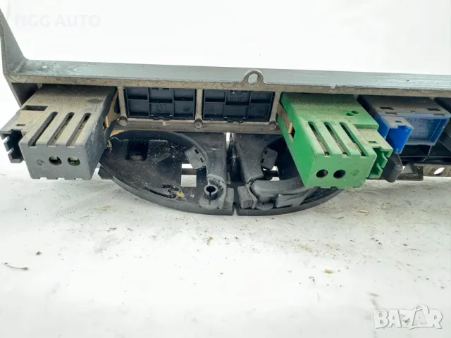 Централна конзола с бутони за подгрев и задна щора и къпхолдъри за бмв е39, BMW E39, снимка 4 - Части - 47986811