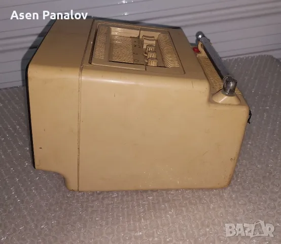 Стар портативен телевизор Електроника 409 Д, снимка 6 - Антикварни и старинни предмети - 50041055