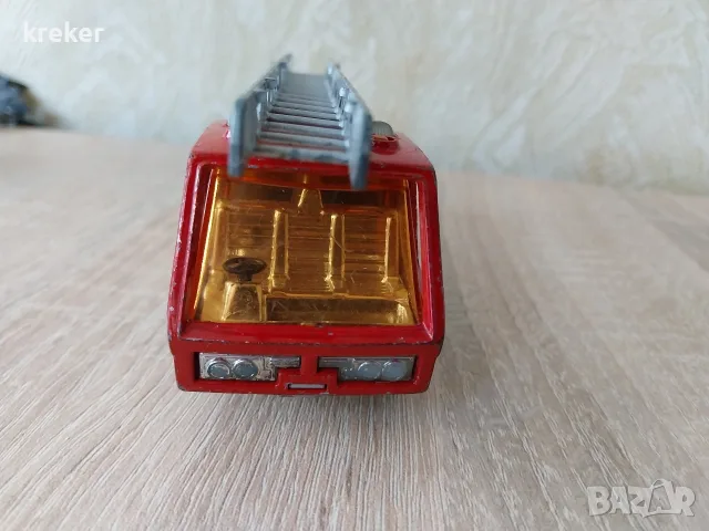 matchbox super king пожарна, снимка 2 - Коли, камиони, мотори, писти - 56072216