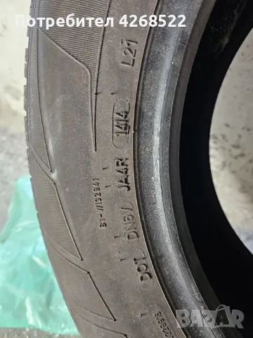 Зимна гума Dunlop 215/65/16, снимка 3 - Гуми и джанти - 47599291