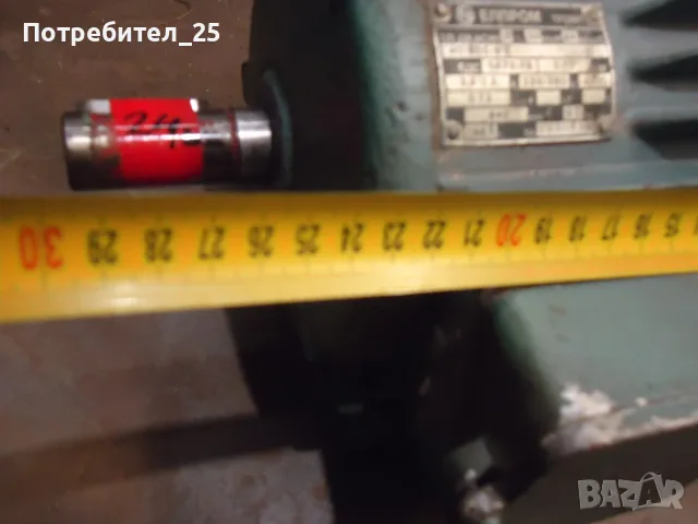 Трифазен ел. мотор 0,75KW - 940 об/мин., снимка 5 - Електродвигатели - 55840329