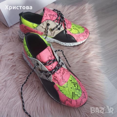 Неонови сникърси в зелено и цикламено - 30,00лв.