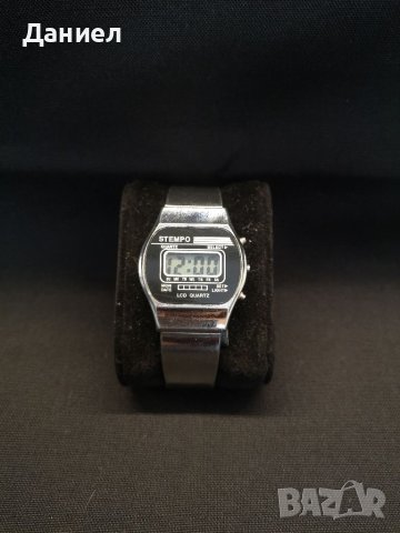 Ретро електронен часовник Stempo, снимка 1 - Антикварни и старинни предмети - 41630121