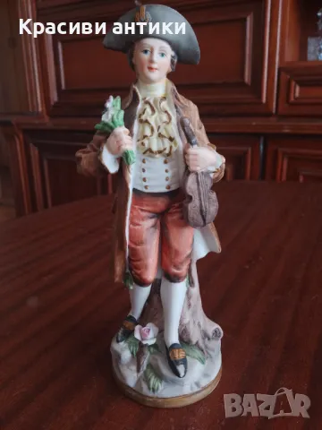 Порцеланова статуетка, старинна от бисквитен порцелан