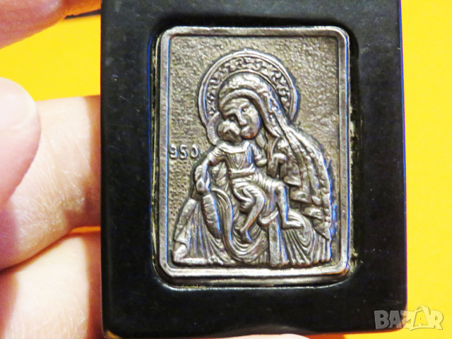 старинна сребрена икона Дева Мария, Богородица с младенеца - 5,5 х 4,5 см., снимка 2 - Икони - 36358177