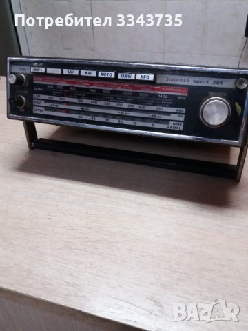 Продавам ретро работещо радио TELEFYNKENKEN BAJAZZO SPORT, снимка 2 - Радиокасетофони, транзистори - 38883533