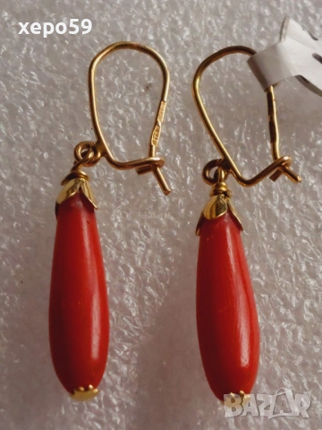 Стари антикварни златни 18 каратови обеци с натурален червен корал