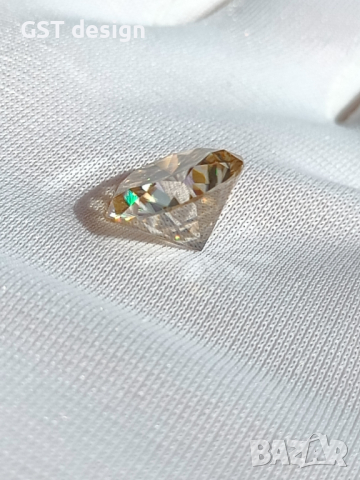 Огромен Топ 9,55 карата Фенси Златно Диамант Мойсанит Diamond Moissanite , снимка 8 - Други - 36279191