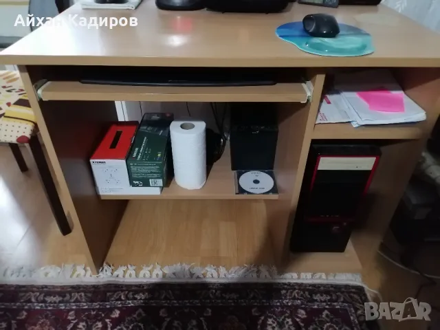 Офис маса цвят махагон 60лв 