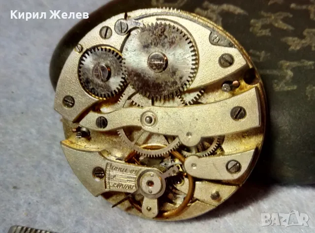 МЕХАНИЗЪМ от СТАР КОЛЕКЦИОНЕРСКИ ШВЕЙЦАРСКИ ДЖОБЕН ЧАСОВНИК с ПОРЦЕЛАНОВ РИМСКИ ЦИФЕРБЛАТ 49690, снимка 8 - Антикварни и старинни предмети - 48623452