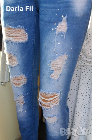 СТРАХОТНИ светлосини еластични дънки с накъсан ефект и сребристи камъчета, снимка 3 - Дънки - 40078349