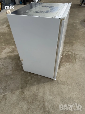 Малкък хладилник за вграждане Миеле като нов, снимка 4 - Хладилници - 53592177