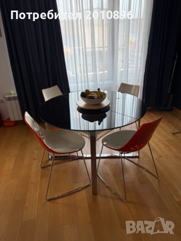 Италиански трапезни столове и маса 