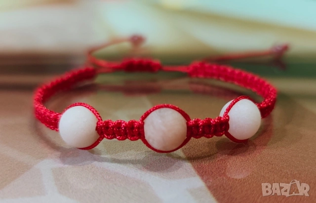 Ръчно изработена макраме гривна „Розова аура“, снимка 4 - Гривни - 53728675