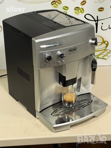 Кафемашина кафе автомат delonghi magnifica с гаранция, снимка 4 - Кафемашини - 53080751